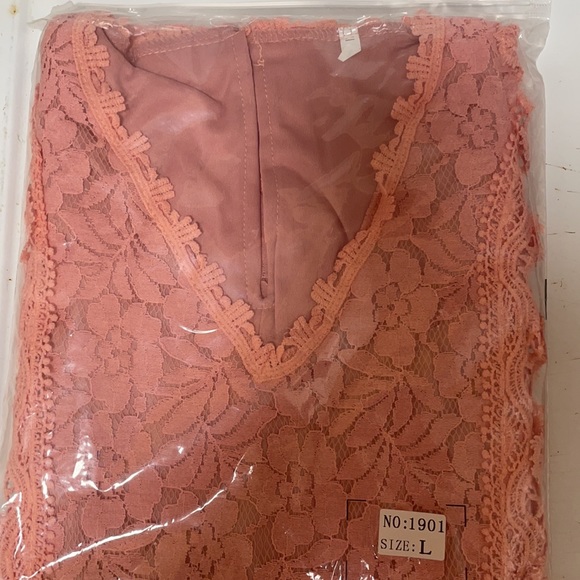 (Last 2) Boho summer women sleeveless v-neck tank in pink lace - Picture 3 of 3